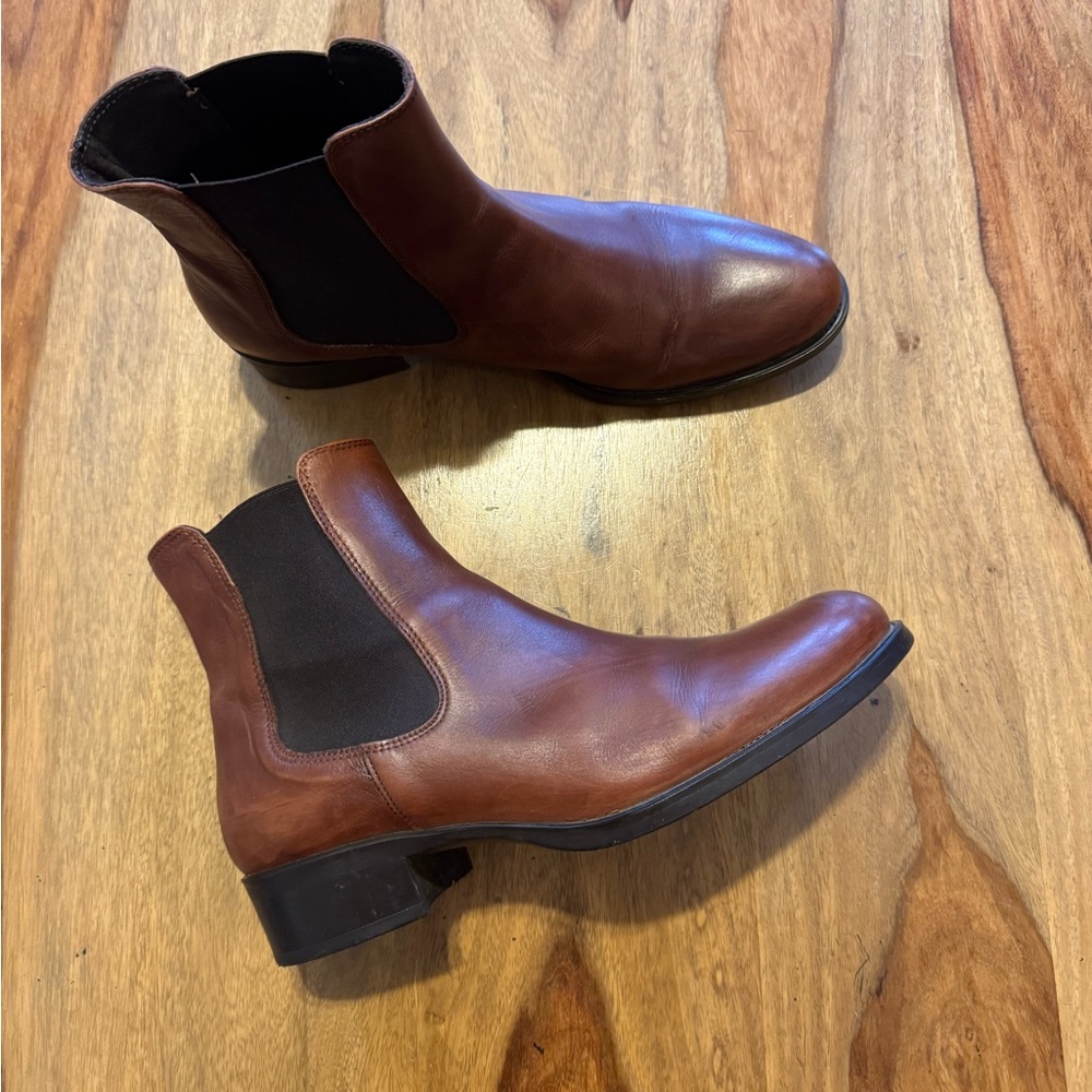 Browns leath boots size 10 in good co
